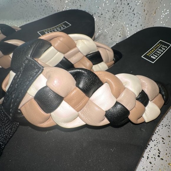 Flip Flops Sandals Size 11 - Picture 2 of 3